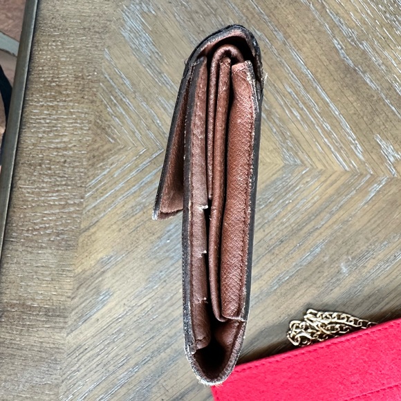 SOLD‼️‼️🍓🍉$155 Louis Vuitton Sarah International Long Wallet - Picture 7 of 16